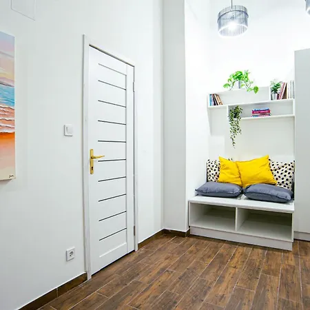 Apartment M&s - Entire In The Center Of *